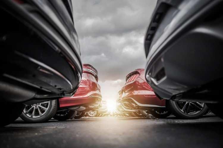 <p><strong>İLK ÜÇ MARKAYA BAKIŞ</strong></p>
<p><strong>FİAT, RENAULT VE FORD</strong></p>
<p>MARKA SATIŞ (BİNEK + TİCARİ)</p>
<p>FIAT: 39.557 (25.212 + 14.345)</p>
<p>RENAULT: 37.444 (36.305 + 1.139)</p>
<p>FORD: 24.986 (6.997 + 17.989)</p>