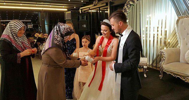 <p>12. Düğünlerde karşılama, uğurlama ve takı merasiminde tokalaşma ya da kucaklama/sarılma yapılmayacak, mesafe korunacak.</p>
<p> </p>