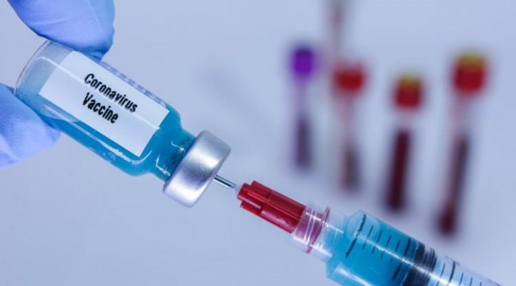 <p>Virüsün sürekli mutasyona uğradığı bilindiğinden muhtemel bir aşının koruyuculuğunun en fazla 6 ay ile 2 yıl arası koruyucu olabileceği düşünülüyor.</p>
