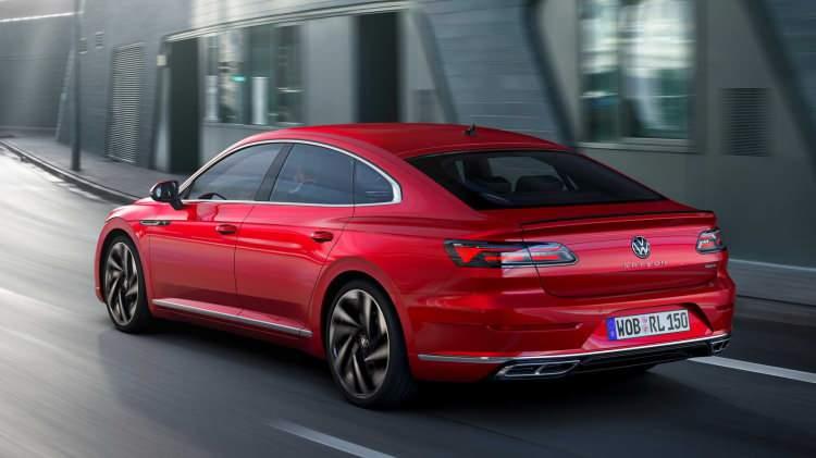 <p><strong>KAREKTERİSTİK ARKA TASARIM</strong></p>

<p>Volkswagen 2020 Arteon’un arka tarafında da tasarımın güçlü izleri dikkat çekiyor. Özellikle arka çamurluk üzerinde devam eden omuz çizgisinin güçlü, çarpıcı tasarımı ve yeni LED stop grubu Arteon ile ilk karşılaşıldığında dikkat çekiyor.</p>
