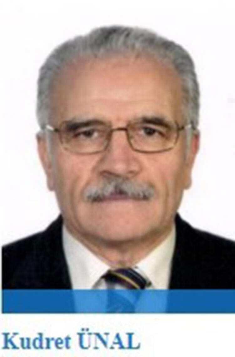 <p>FETÖ elebaşının ceketinin üstünden tansiyon ölçen doktoru Kudret Ünal, darbe girişiminden önce TSK imamlarına gönderdiği mail ile anlattığı sözde rüya ile "Darbeye hazırlanın" talimatını iletti. Firari Ünal, ABD'de yaşıyor.</p>

<p> </p>
