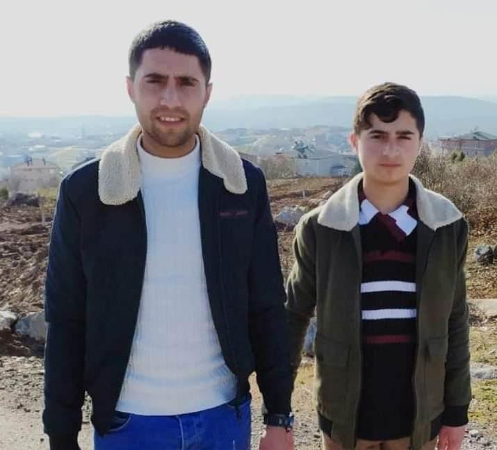 <p>Hereke Cumhuriyet Mahallesi'nde ikamet eden inşaat işçisi Nihat Kırca, oğulları Muhammet (21) ve Samet Kırca ile (16) Hereke sahiline gitti.</p>
