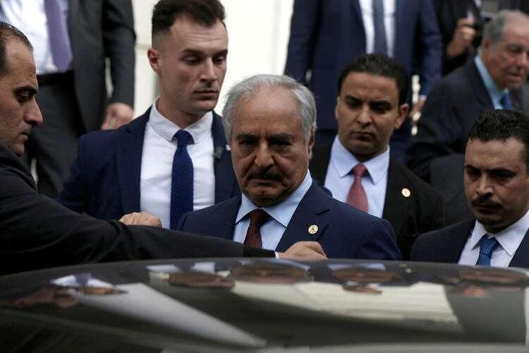 <p>Hafter'in Sirte'yi kaybetmesi halinde Mısır ordusunun Libya'ya gireceği tehdidini savuran Sisi'ye, beklendiği gibi bölgedeki müttefikleri hemen destek vermişti.</p>
<ul>
</ul>