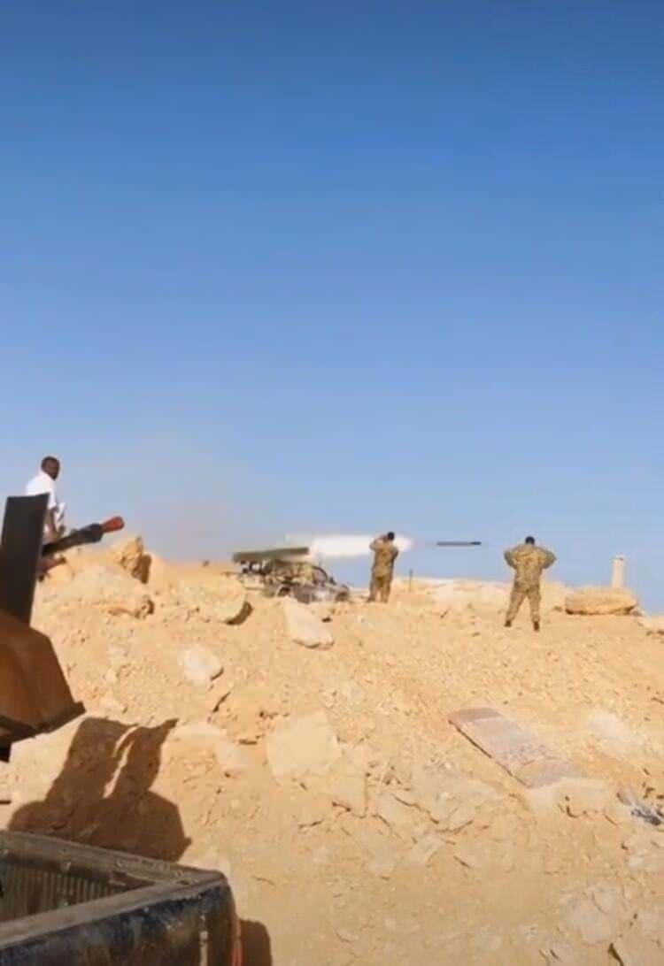 <p>ORSAM Başkan Yardımcısı İsmail Numan Telci, 2013’deki askeri darbeden sonra Cumhurbaşkanı Sisi’nin Rusya, Almanya ve Fransa’dan savunma sanayi ithal etse de, Mısır’ın henüz sert bir güç olamadığının altını çiziyor.</p>
<ul>
</ul>
