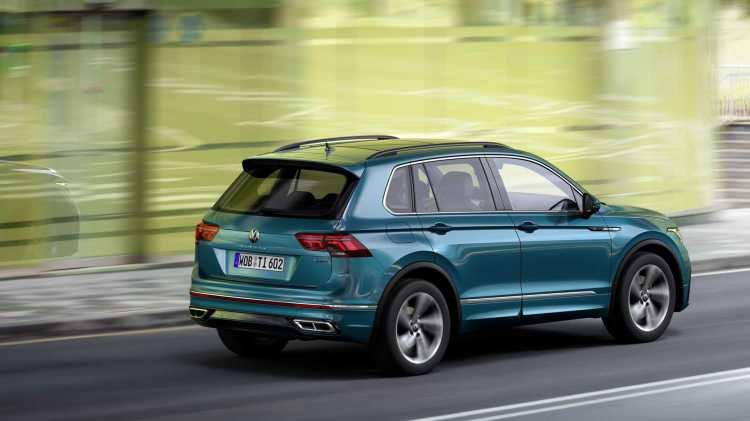 <p>2020 Makyajlı Tiguan'ın, 1.5 litre hacminde 2 farklı TSI güç ünitesi ile tercih edilebildiği de verilen bilgiler arasında. </p>
