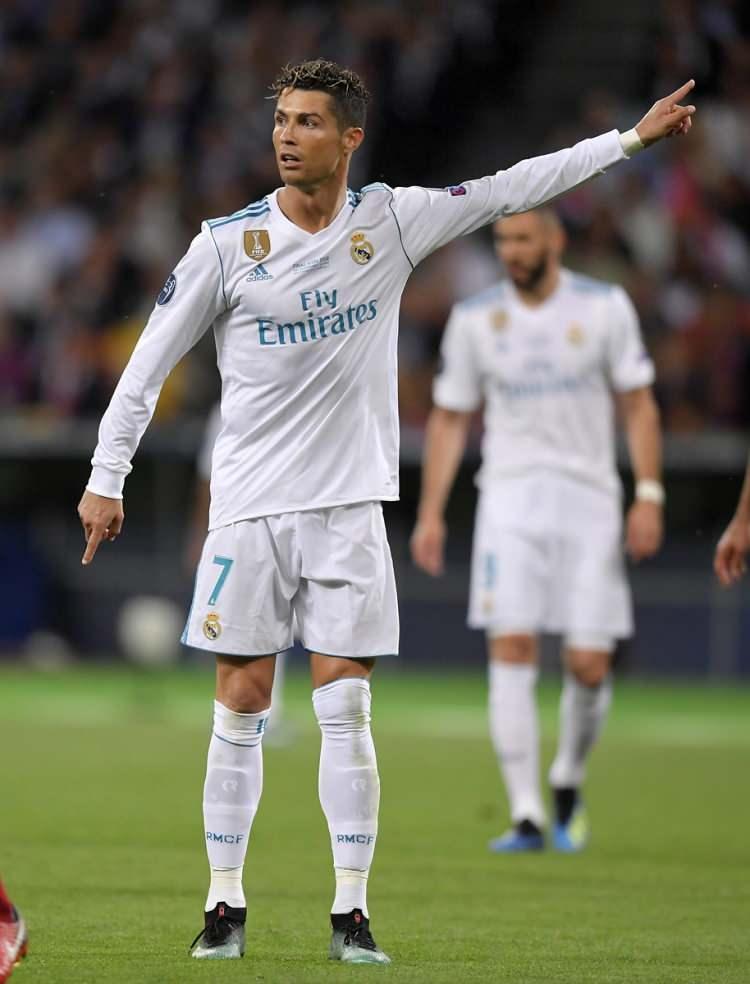 <p><span style="color:#FFD700">- En çok gol Real Madrid formasıyla</span></p>

<p>Cristiano Ronaldo, kariyerinde en fazla golü İspanyol ekibi Real Madrid formasıyla attı.</p>

<p>Ronaldo'nun Manchester United'da 118, Sporting Lizbon'da 5, devam eden Juventus kariyerinde 57, Portekiz Milli Takımı'nda ise 99 golü bulunuyor.</p>
