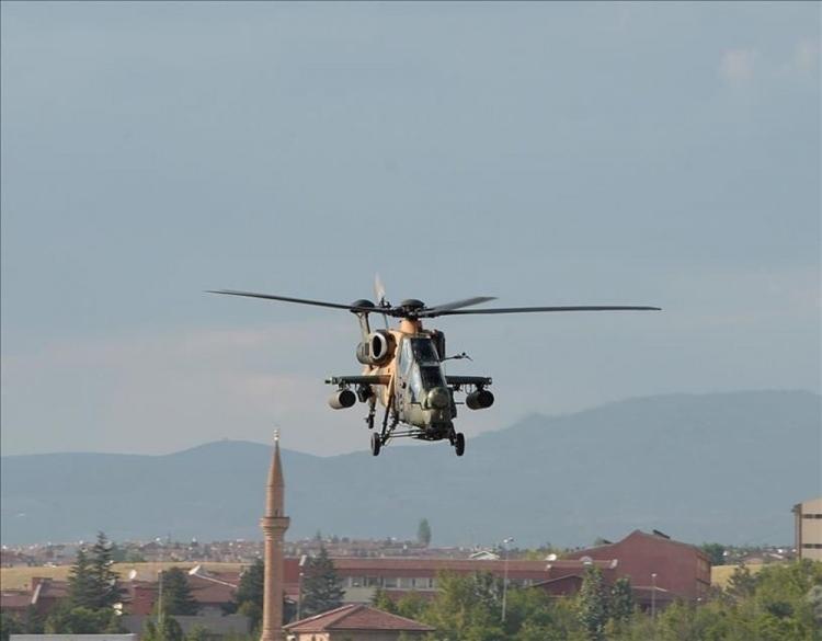 <p><strong>SÖZLEŞME İMZALANDI</strong><br />
<br />
Savunma Sanayi Başkanlığı, 'Cumhurbaşkanlığı İkinci 100 Günlük İcraat Programı'nda yer alan '20 MM Top Geliştirilmesi Projesi için TR Mekatronik Sistemler AŞ ile sözleşme imzalandı.</p>