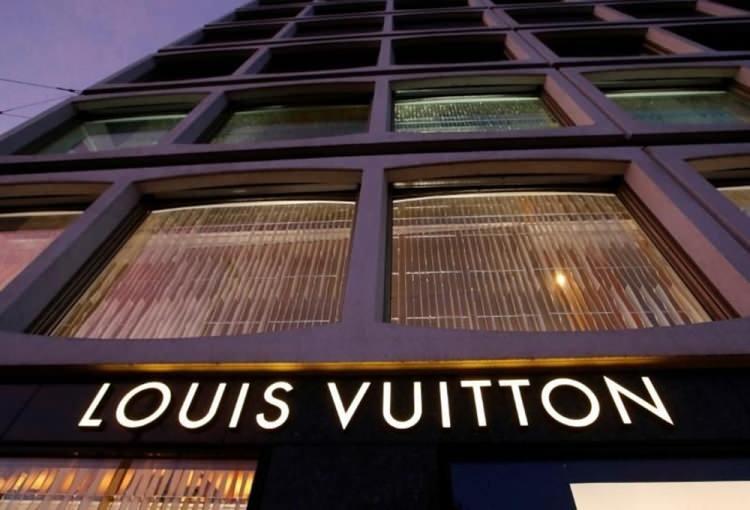 <p><strong>19- Louis Vuitton</strong><br />
Marka değeri: 51,7 milyar dolar</p>