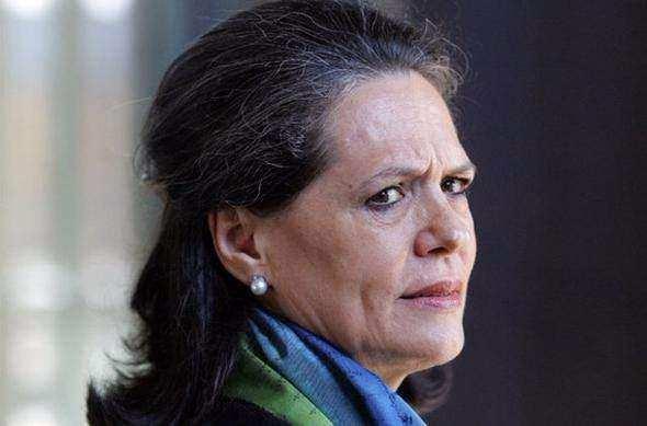 <p>19. Sonia Gandhi<br />
<br />
Ülke: Hindistan<br />
<br />
Serveti: 2 milyar dolar</p>
