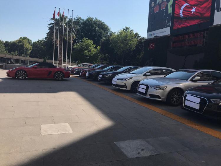 <p>Yürütülen soruşturmaya 6 şüpheli ve 3 şirket incelemesiyle başlanmış, aralarında iki örgüt liderinin de bulunduğu 94 şüpheli ve bu şüphelilerin bağlantılı olduğu 19 şirkete ulaşılmıştır. </p>
<p> </p>