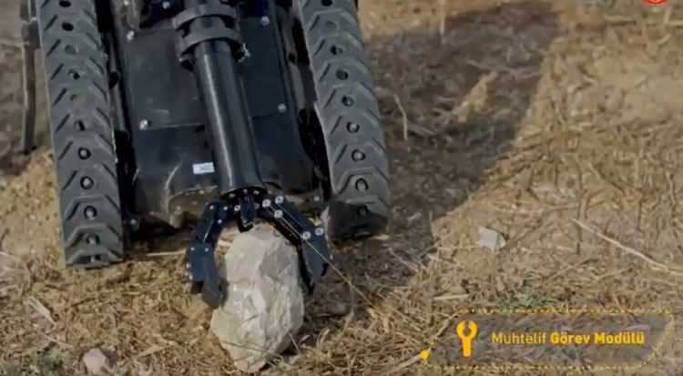 <p>Savunma Sanayii Başkanı Demir açıklamasına, ''İnsansız teknolojiler üzerinde çalışmalarımız sürüyor'' şeklinde başladı.</p>

<p> </p>
