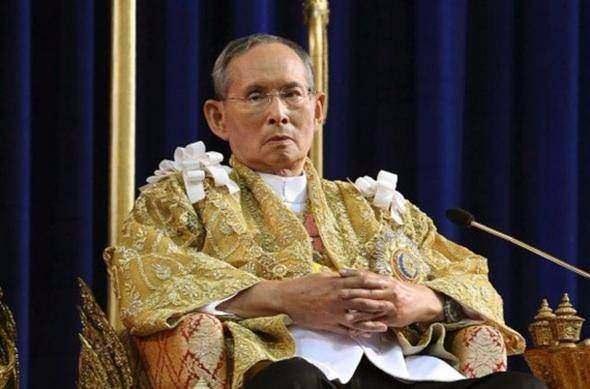 <p>3. Bhumibol Adulyadej<br />
<br />
Ülke: Tayland<br />
<br />
Serveti: 30 milyar dolar</p>
