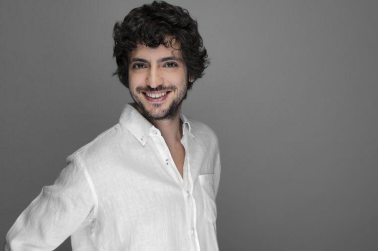<p>TANER ÖLMEZ - EN İYİ ERKEK OYUNCU</p>