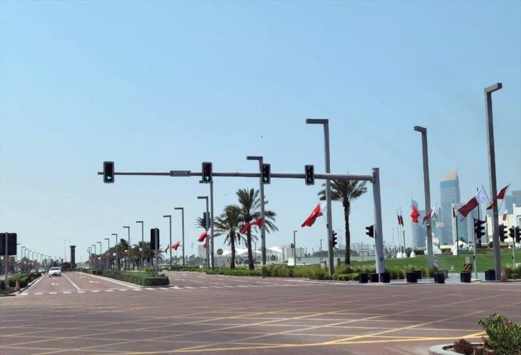 <p>Türkiye Cumhurbaşkanı Recep Tayyip Erdoğan'ın Katar'a gerçekleştirdiği resmi ziyaret kapsamında, başkent Doha'daki caddelere Türk ve Katar bayrakları asıldı.</p>
