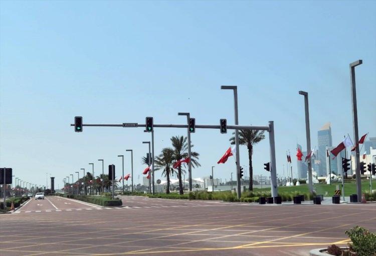 <p>Türkiye Cumhurbaşkanı Recep Tayyip Erdoğan'ın Katar'a gerçekleştirdiği resmi ziyaret kapsamında, başkent Doha'daki caddelere Türk ve Katar bayrakları asıldı.</p>