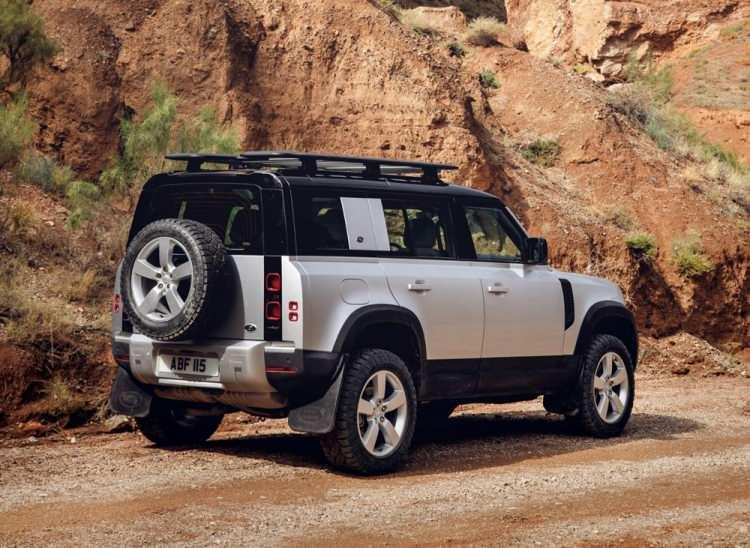 <p>Land Rover’ın bugüne kadar ürettiği en yetenekli 4x4 modeli olan Yeni Land Rover Defender, 4 Temmuz itibariyle yetkili satıcılarda 1 milyon 30 bin  TL’den başlayan liste fiyatıyla görücüye çıkıyor.</p>

<p> </p>
