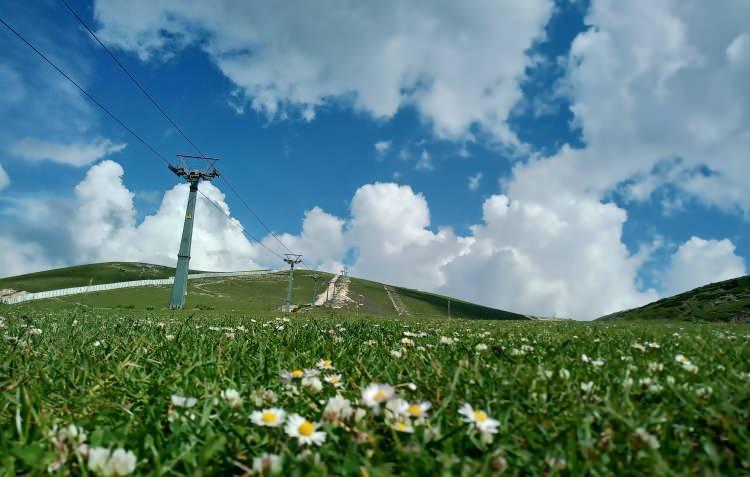 <p>Tabii güzelliği ve kültürel zenginliği ile Karadeniz’in cazibe merkezi olan Samsun, konuklarını kendine hayran bırakıyor.</p>
