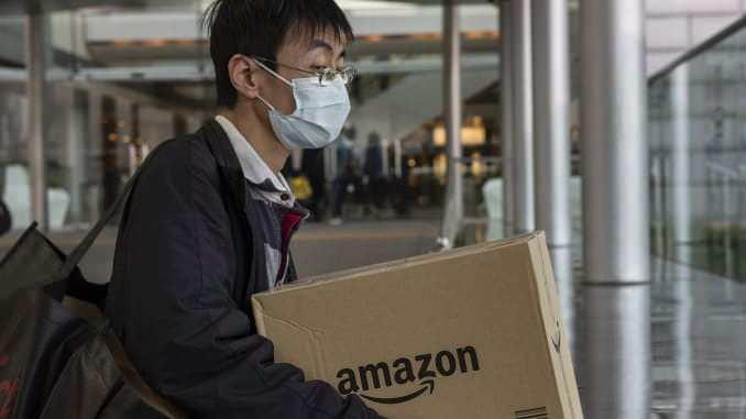 <p>Bu süreçte teknoloji şirketleri katlanarak büyüdü. Görüntülü konuşma platformu Zoom gelirini üçe katladı. Amazon’un sahibi servetine 35 milyar dolar ekledi. Tüm bunlar teknoloji yatırımlarının gelecekte de artarak devam edeceğini gösteriyor."</p>
