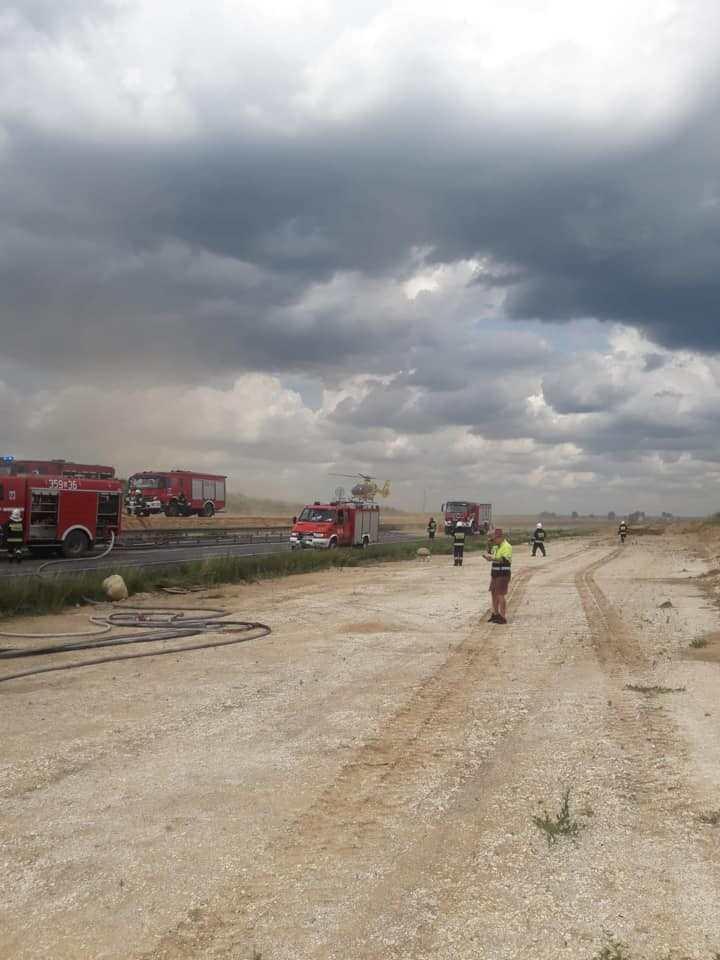<p>Olay yerine 30 itfaiye ekibi ile 4 ambulans helikopter sevk edilirken, yaralılar çevrede bulunan hastanelere kaldırıldı.</p>