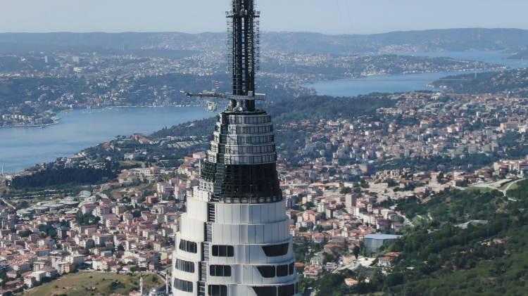 <p><strong>İSTANBUL'UN SEMBOLÜ OLACAK</strong></p>
<p>2020 yılı içinde tamamlanarak faaliyete geçmesi planlanan kule bittiğinde girişinden itibaren 388,5 metre olacak. </p>