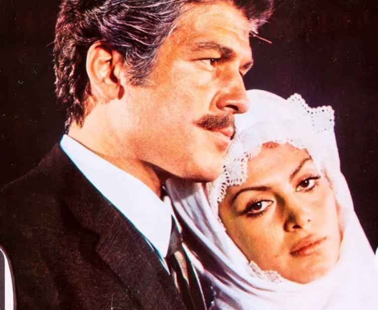 <p><strong>BİRLEŞEN YOLLAR - ŞULE YÜKSEL ŞENLER</strong></p>