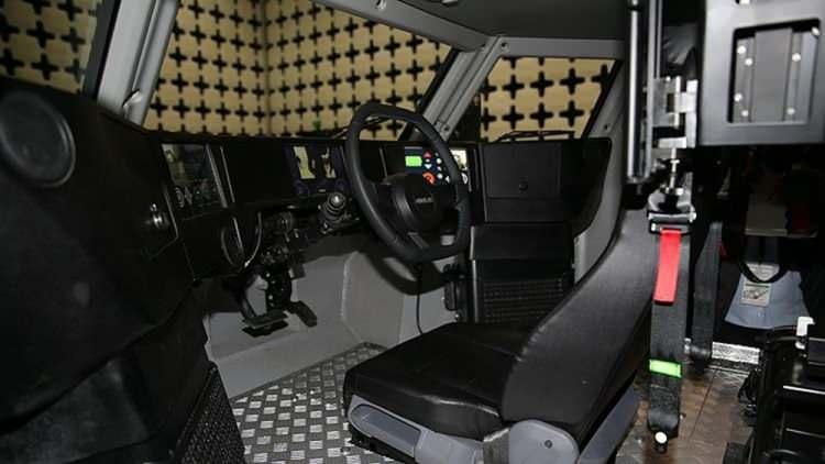<p>"Teknolojik gelişmelerden bahsederken elbette alternatif yakıtlar da gündemimizdeydi. 'Akrep II'yi alternatif güç gruplarına da uygun olarak tasarladık. Elektrik motoru ve gelişmiş pillerle donatılan 'Akrep II', Türkiye’nin ilk elektrikli zırhlı aracı olarak IDEF 2019'da sergilenecek. Geleneksel zırhlı araçlara kıyasla çeviklik, düşük termal iz, yüksek hız ve sessizlik avantajlarını bir arada sunan 'Akrep II', tüm dünyada orduların zorlu isteklerini karşılayabilecek yeterlilikte bir elektrik motora sahip. Taktik performans beklentilerine de en iyi şekilde cevap veren 'Akrep II', özellikle yakıt verimliliği, hareket, beka kabiliyeti ve entegre lojistik destek anlamında da avantajlar sunuyor. Otokar, 'Akrep II' ile elektrikli araç teknolojisinin zırhlı araçlara uygulanması yönünde eşsiz bir bilgi birikimi kazanmıştır. Bu gelişme, geleceğin hibrit ve otonom zırhlıları için ilk adım niteliği taşımaktadır. Hedefimiz, 'Akrep II'nin Türkiye'nin teknoloji ihracatında öncü ürünlerden biri olmasıdır."</p>
<p> </p>