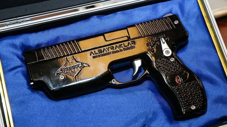 <p>Wattozz‘un uzaktan kontrol edilebilen mermileri 10 metreye kadar kadar etkili olacağı düzenlenen etkinlik sırasında açıklandı.</p>
<p> </p>