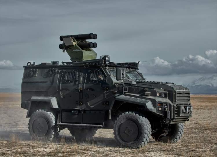 <p>Nurol Makina'nın NMS 4X4 aracıyla ilk kez Katar'a ihraç edilen ve böylece bir ordunun envanterinde yer alan Tanksavar Füze Atıcı Sistemi'nin geliştirilmesi, entegrasyonu ve yeni versiyonlarına ilişkin çalışmalar sürüyor. Kullanıcı etkileşimini en aza indirecek şekilde tasarlanan sistem, bilgisayarlı atış kontrol kabiliyetine sahip bulunuyor.</p>
<p> </p>