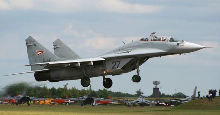 Mig-29'lar ve kargo uçakları Libya için havalandı! Rusya ateşle oynuyor