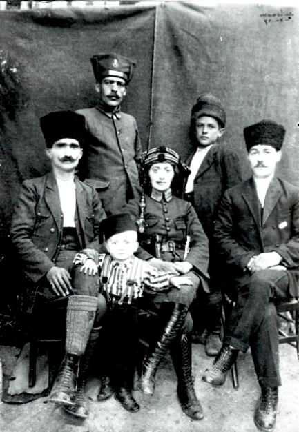 <p>Sivas'taki Atatürk Kongre Müzesi içerisinde Milli Mücadele'de görev alan diğer kadın kahramanlarla fotoğraflarına yer verilen Üsteğmen Fatma Seher Erden'in Sivas Kongresi sırasında Mustafa Kemal Atatürk ile yaşadığı diyalog, müzeyi ziyaret edenlerce ilgi görüyor.</p>
