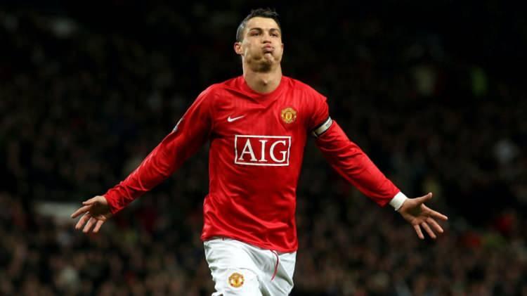 <p>Ronaldo, İngiltere Premier Ligi 2007-2008 sezonunda ve İspanya LaLiga'da 2009-2018 yıllarında forma giydiği bütün sezonlarda 25 ve üstü gole ulaşmıştı.</p>
