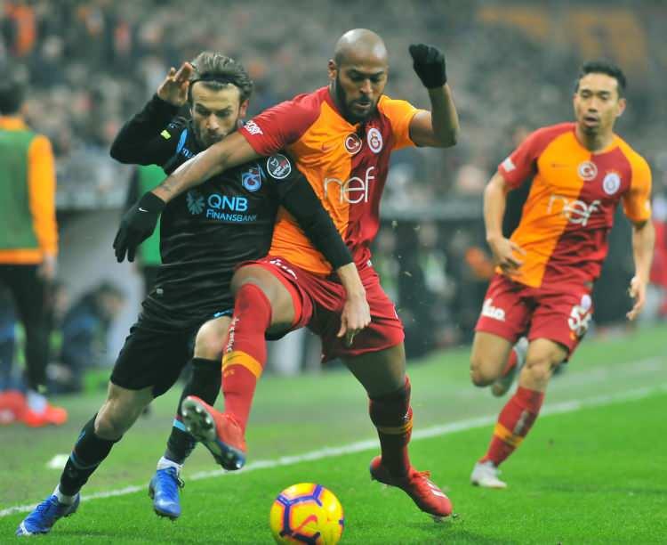 <p><strong>İstanbul'daki lig maçları</strong><br />
<br />
İki ekip arasında İstanbul'da yapılan 46 lig maçında ev sahibi Galatasaray 25, konuk Trabzonspor 10 kez galip geldi.<br />
<br />
İstanbul'daki 11 karşılaşma da beraberlikle sonuçlanırken, Galatasaray'ın 63 golüne karşılık, Trabzonspor 47 gol kaydetti.</p>

<p> </p>
