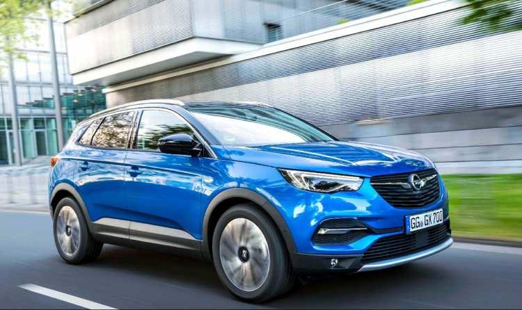 <p><strong>OPEL</strong></p>

<p>Opel yeni Corsa, Crossland X, Grandland X, Insignia ve Combo modellerinin 2020 özel seri donanımlarında 50.000 TL'ye, 20 ay, yüzde 0,89 faizli kredi seçeneği ile dikkat çeken bir finansman kampanyası başlatıyor.</p>
