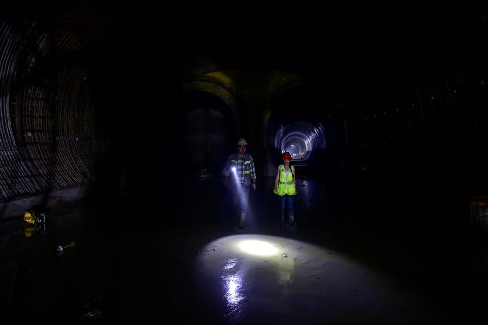 <p>Havalimanı - Halkalı Metro Hattında ise iş 07.03.2018 tarihinde başladı Gayrettepe - Kağıthane- İstanbul Havalimanı Metro Hattı’nda ise tünel açma işlemleri bitmiş olup iş genelinde gerçekleşme oranı yüzde 71’i bulmuştur. </p>