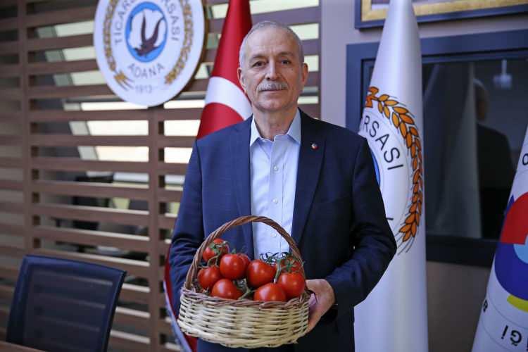 <p>Çiftçinin para kazandığı ürünlere yöneldiğini ifade eden Bilgiç, domatesin de bu kazançlı ürünler arasında yer aldığını kaydetti.</p>
