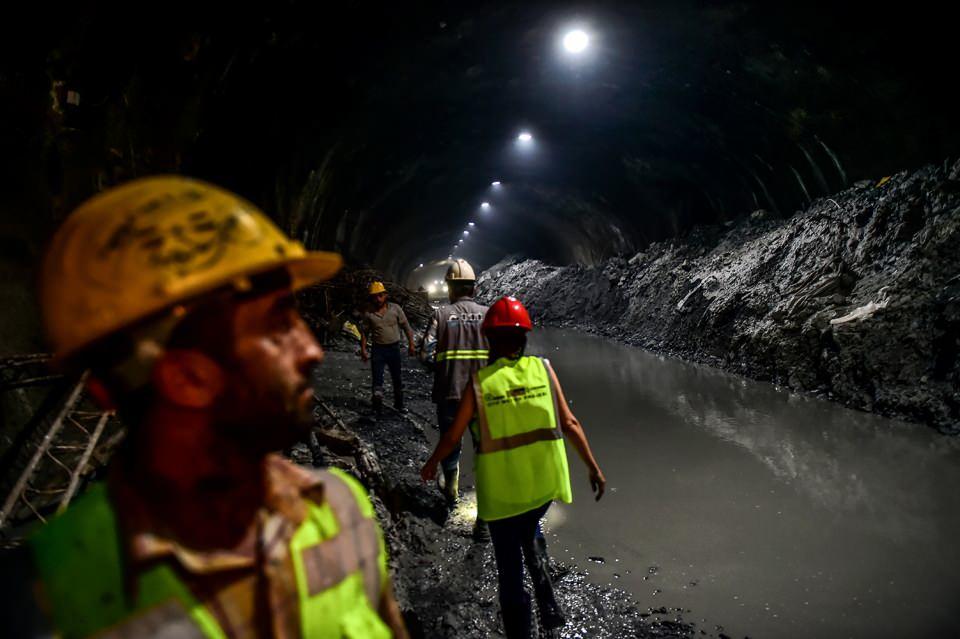 <p>İstasyonların yüzde 63’lük betonarme kısımları tamamlandı. </p>