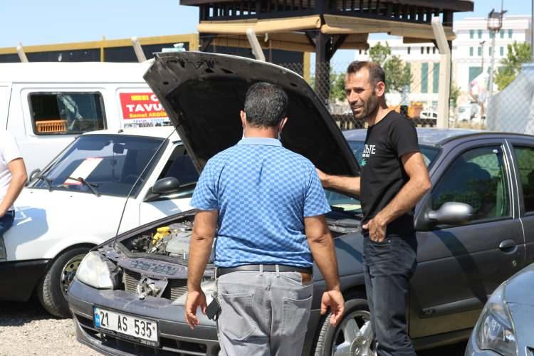 <p>Tekerlekler hız ve kötü yol yüzeylere dayanacak şekilde yapılır. Ancak, sahte parçalar bu bütünlüğün hızla tehlikeye atılabileceğini göstermiştir. Sahte ön camlar, yolculara herhangi bir koruyucu bariyer sağlamayarak kırılabilir veya yerinden çıkabilir, insanlar yaralanabilir veya hayatını kaybedebilir.'' dedi.</p>
<p> </p>
<p> </p>
<p> </p>