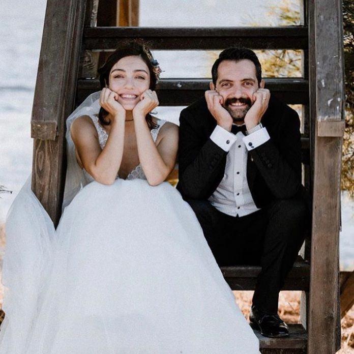 <p>2018 yılında, tiyatro oyuncusu Gürhan Altundaşar ile evlendi. Altundaşar, bir Yılmaz Erdoğan projesi olan BKM Mutfak Çok Güzel Hareketler Bunlar tiyatro topluluğunda yer alıyor.</p>
