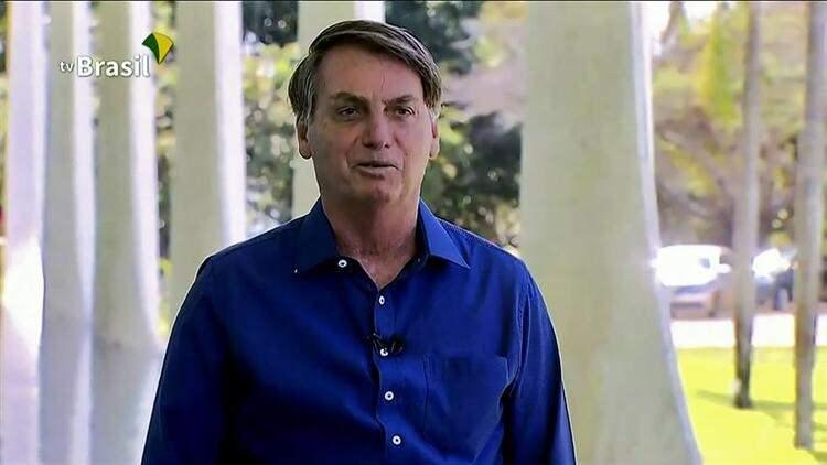 <p>Brezilya devlet başkanı Bolsonaro yeni tip koronavirüs (Covid-19) salgınının başından beri takındığı tavır, virüsü ciddiye almaması ve ülkesinin içine düştüğü durumdan sorumlu olduğu nedeniyle eleştiri yağmuruna tutuluyor.</p>

<p> </p>
