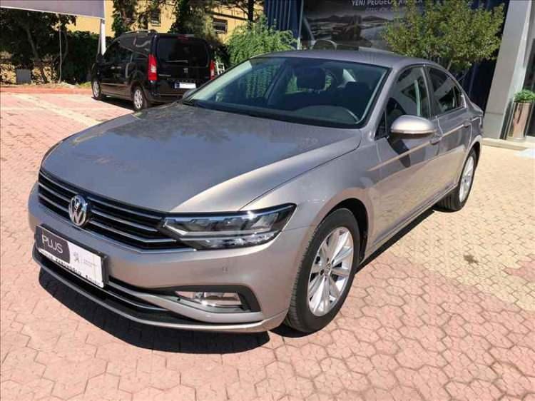 <p><strong>VOLKSWAGEN PASSAT 1.6 FSI 115 HP COMFORTLINE</strong></p>

<p>Model Yılı :2019</p>

<p>Garanti :Plus Garanti (12 Ay)</p>

<p><strong>Fiyat: 295,000 TL</strong></p>

<p>Kilometre :27000 km</p>

<p> </p>
