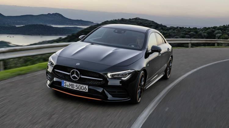 <p><strong>7 - 47 bin 542 adetle Mercedes-Benz</strong></p>