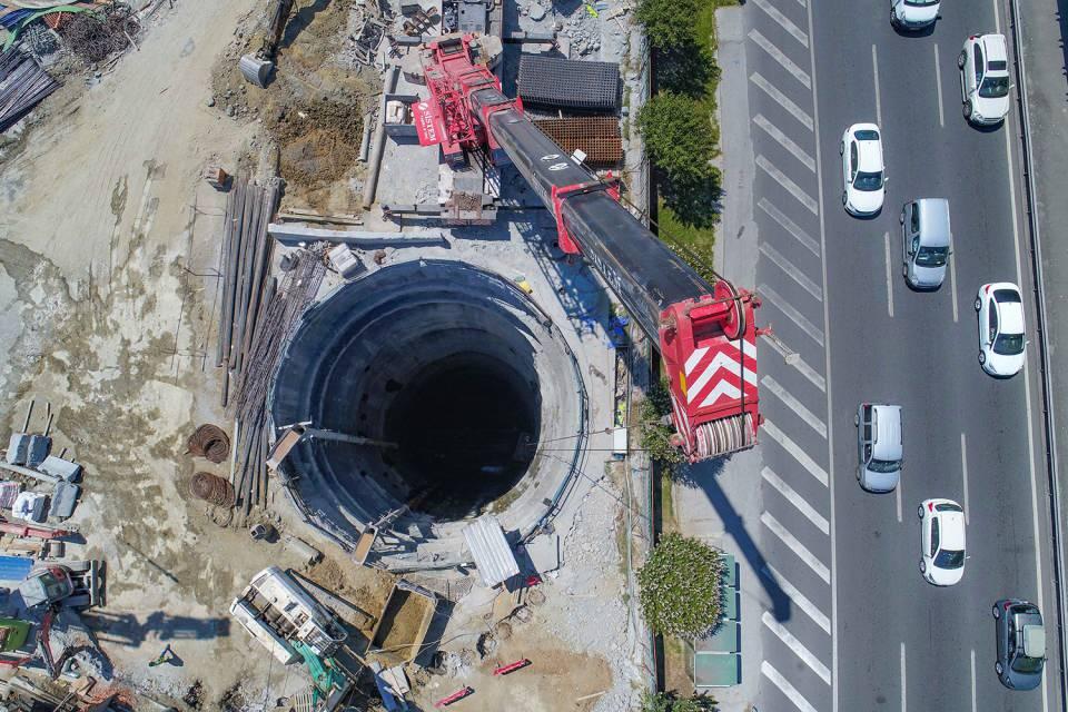 <p>Cumhurbaşkanı Recep Tayyip Erdoğan'ın video konferans yöntemiyle katıldığı Gayrettepe-Kağıthane-İstanbul Havalimanı Metro Projesi Tüneli İlk Işık Töreni 10 Mayıs 2020 günü gerçekleştirilmişti. </p>

<p> </p>
