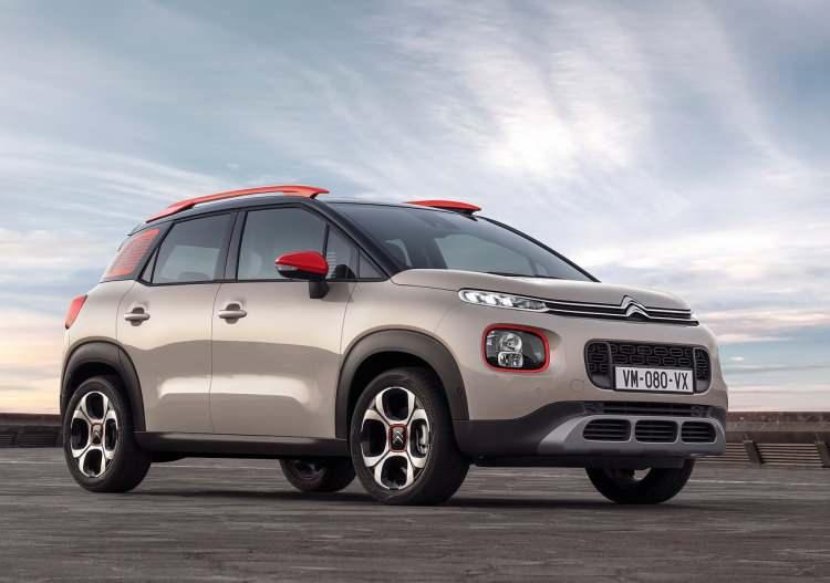 <p>Citroen C3 Aircross SUV, 4.000 TL nakit alım indirimi veya 40.000 TL'ye özel 48 ay yüzde 0,79 faiz seçeneği ve ayda sadece 1.050 TL taksit imkanı ile veya 80.000 TL için 24 ay yüzde 0,79 faiz seçeneği ile satışa sunuluyor.</p>
