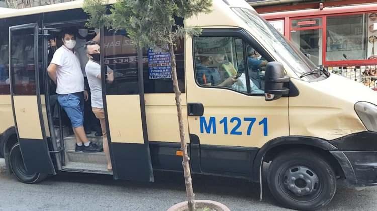 <div>KAZAYA DAVETİYE </div>
<div>Görüntülendiğini fark eden bazı minibüs şoförleri, yolcuları minibüs içinde sıkıştırıp, kapılarını kapatmaya çalıştı. Ancak içerideki yolcu sayısının fazla olması nedeniyle, kapılar kapanmadı. Öte yandan birçok minibüs şoförünün corona virüsten korunmak için uyulması gereken kuralların yanı sıra, trafik kurallarına da aldırmadığı görüldü.</div>