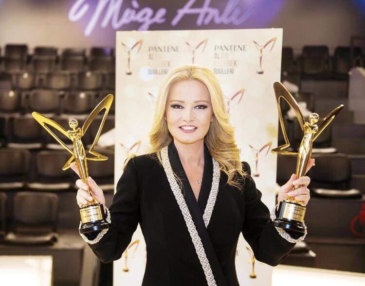 <p>46. Pantene Altın Kelebek Ödülleri'nde en iyi kadın sunucu ve 'En iyi gündüz kuşağı programı' ödülünü alan Müge Anlı, ödül konuşmasını esprili şekilde yaptı.</p>
