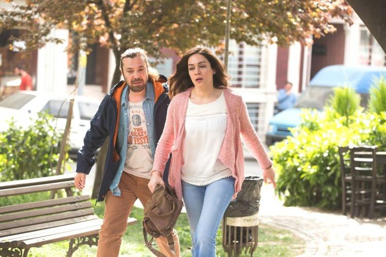 <p>Sinemada çoğunluğu başrol olmak üzere 6 projede rol aldı. Güldür Güldür'den 2017-2018 sezonunda ayrıldı ve İstanbullu Gelin dizisine Doktor Begüm rolüyle dahil oldu. </p>