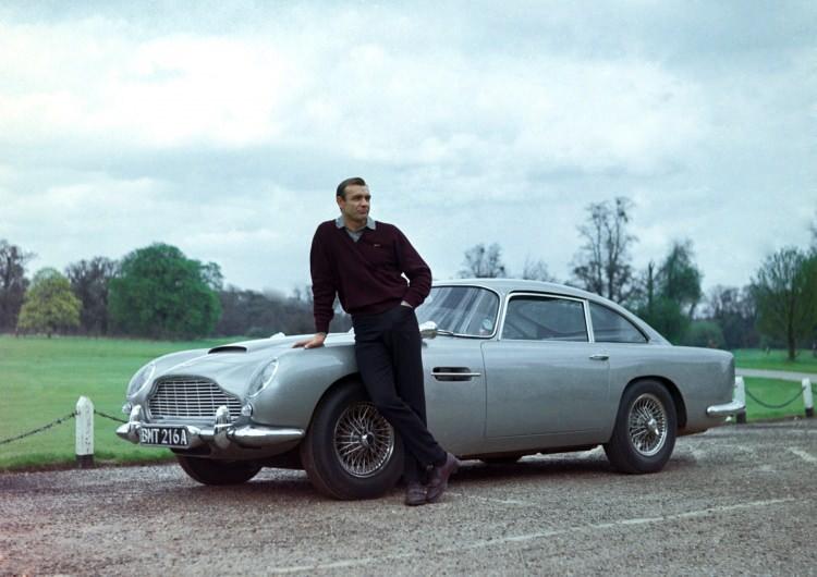 <p>Otomotiv firması Aston Martin, James Bond serisiyle uzun işbirliğini kutlamak için 50 yıl sonra ilk kez bir DB5 üretti.</p>

<p> </p>
