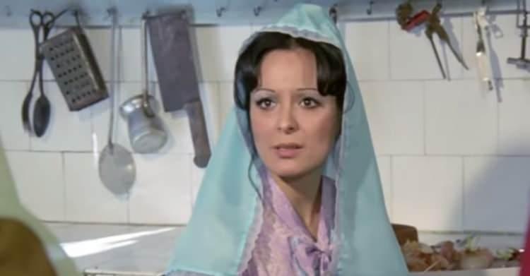 <p>Filmde tüm karışıklığın sebebi olan Afife karakterini, usta tiyatrocu Jale Altuğ canlandırıyordu. Altuğ, sinemada yalnızca Süt Kardeşler'de rol almıştı. Televizyon işi de yapmamıştı. </p>