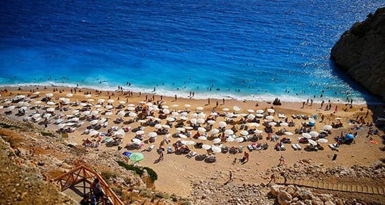 <p>5- KAŞ / ANTALYA<br />
<br />
Metrekare fiyatı 7.678 TL.</p>