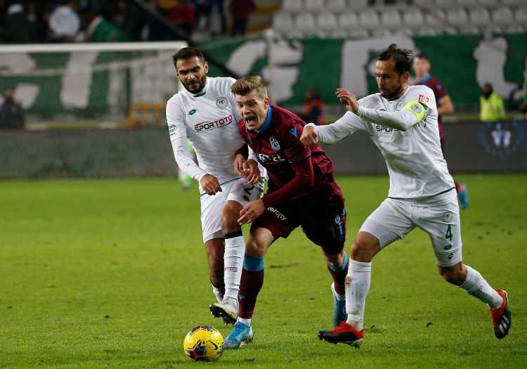 <p><strong>İstanbul takımlarına 14 gol</strong><br />
<br />
Sörloth lig ve kupada İstanbul'un tüm temsilcilerine 14 gol kaydetti.</p>
